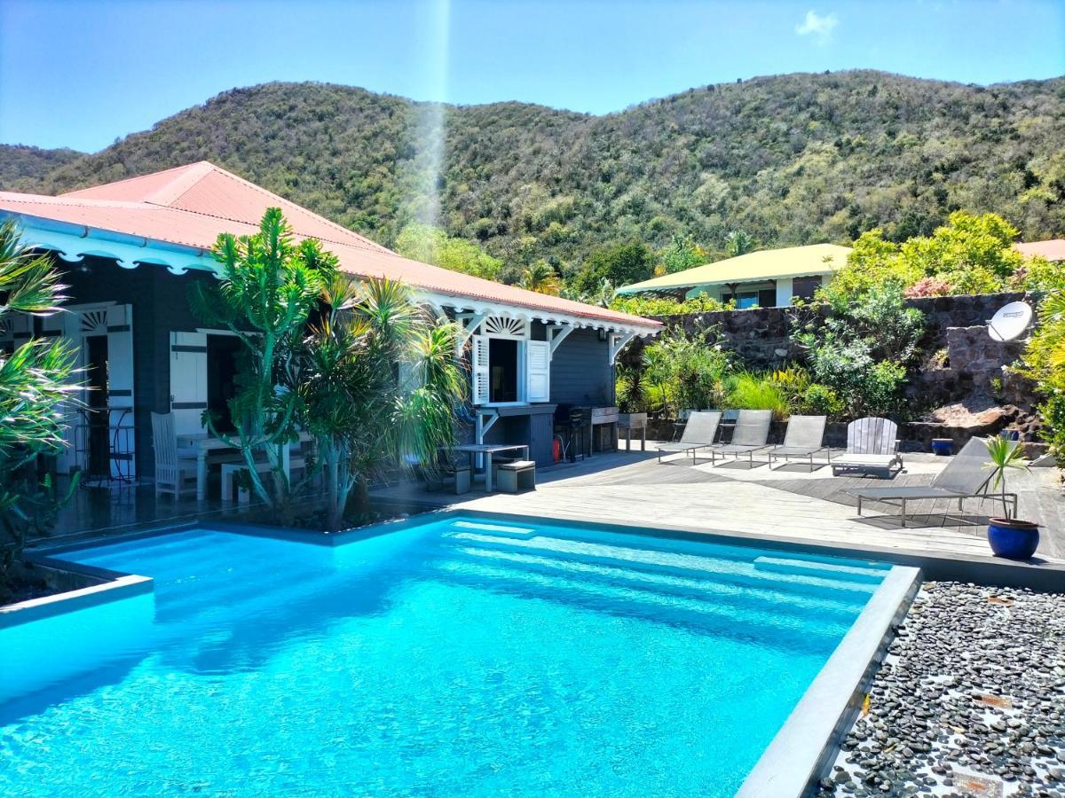 La Maison Bleue - Les Hauts De La Baie Terre-de-Bas Экстерьер фото