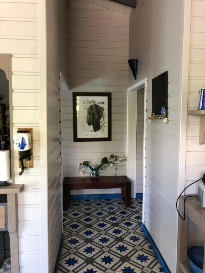 La Maison Bleue - Les Hauts De La Baie Terre-de-Bas Экстерьер фото