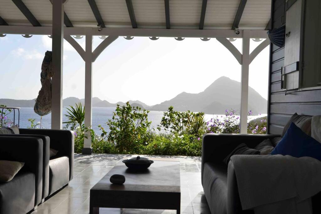 La Maison Bleue - Les Hauts De La Baie Terre-de-Bas Экстерьер фото